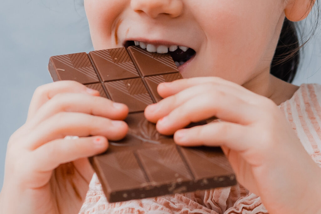 Umur Berapa Anak Boleh Makan Coklat? Orang Tua Wajib Tahu 2 Manfaat Coklat untuk Anak Kecil