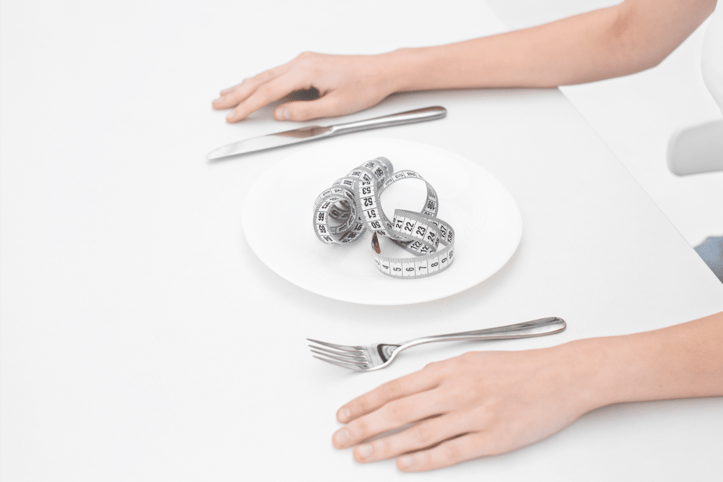 Tips Jaga Berat Badan Ideal Selama Puasa